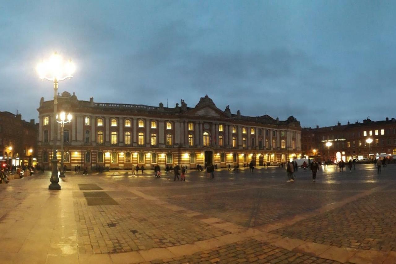 :) Grand studio lumineux à Toulouse et parking Esterno foto